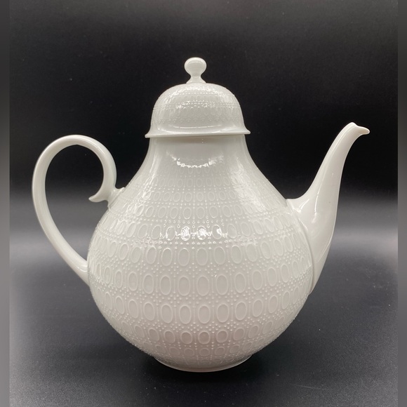 Vintage Rosenthal Classic Rose/Romance Teapot - Made in Germany - Picture 3 of 7